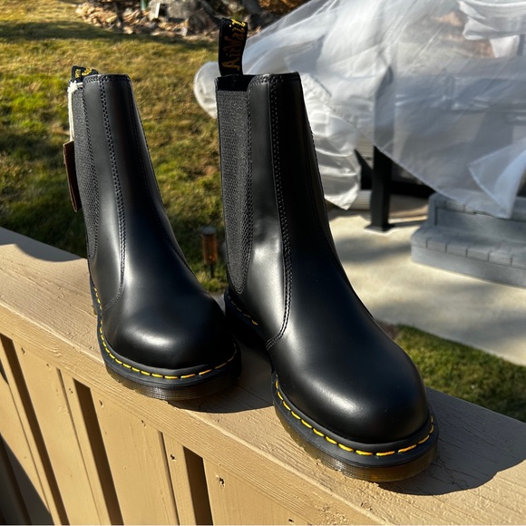 NEW Dr. Martens Hi Chelsea Black Boots 2976 - Picture 4 of 9